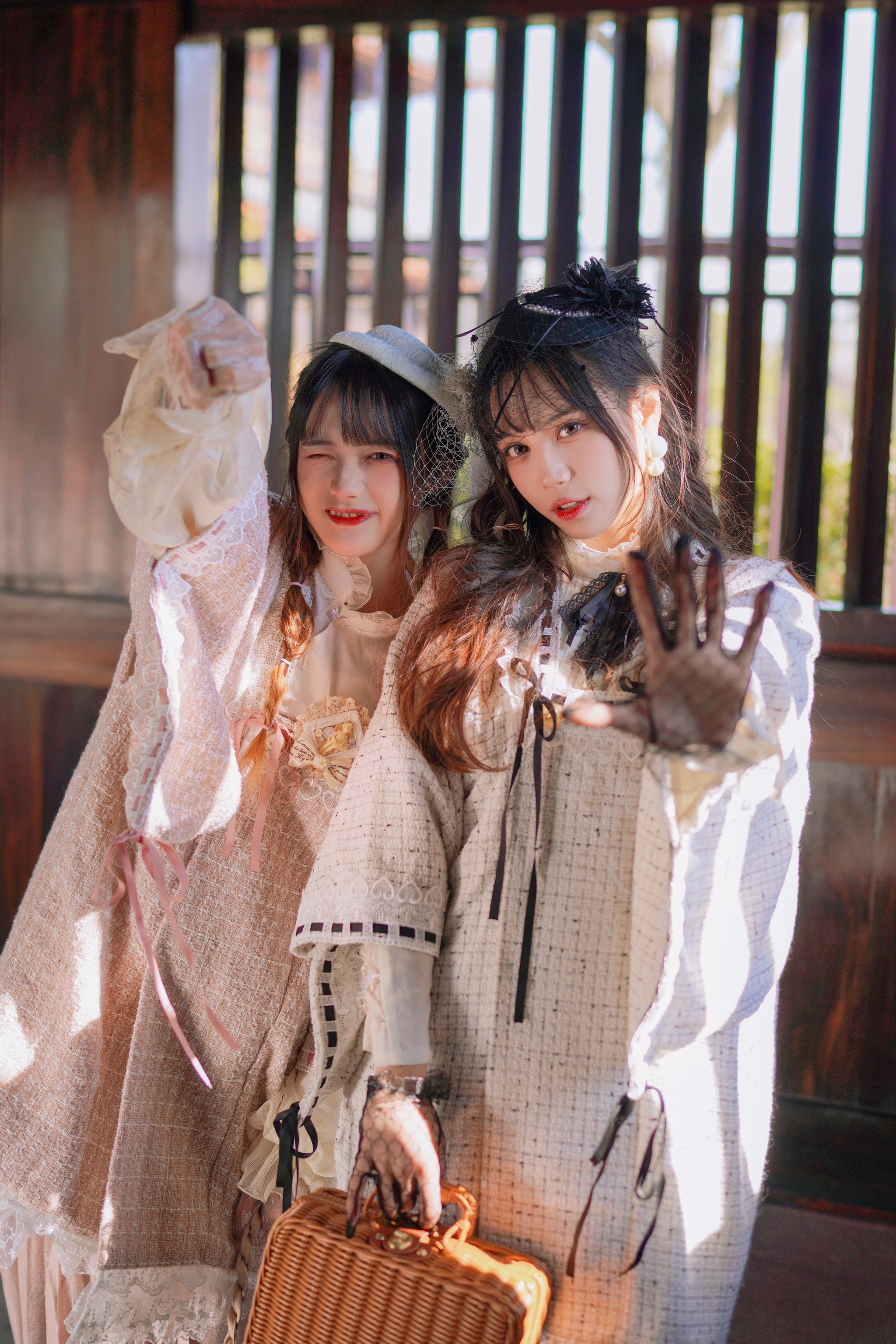 兔子Zzz不吃胡萝卜 - NO.128 西洋姐妹花 [34P]-XikXak